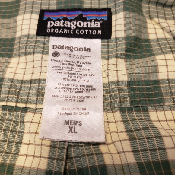 Patagonia short sleeve button down shirt - Picture 3 of 3